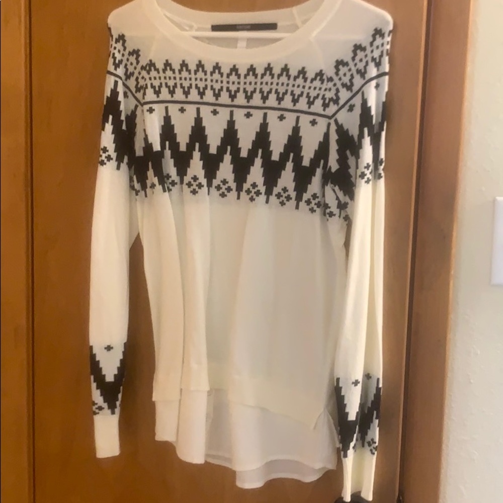 Kensie size XS white and black pullover sweater